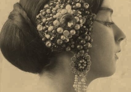 The Jewellery Archive